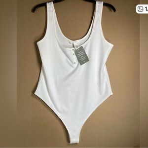 NWT HM White Ribbed Tank One-Piece Bodysuit with Snap Placket sz L